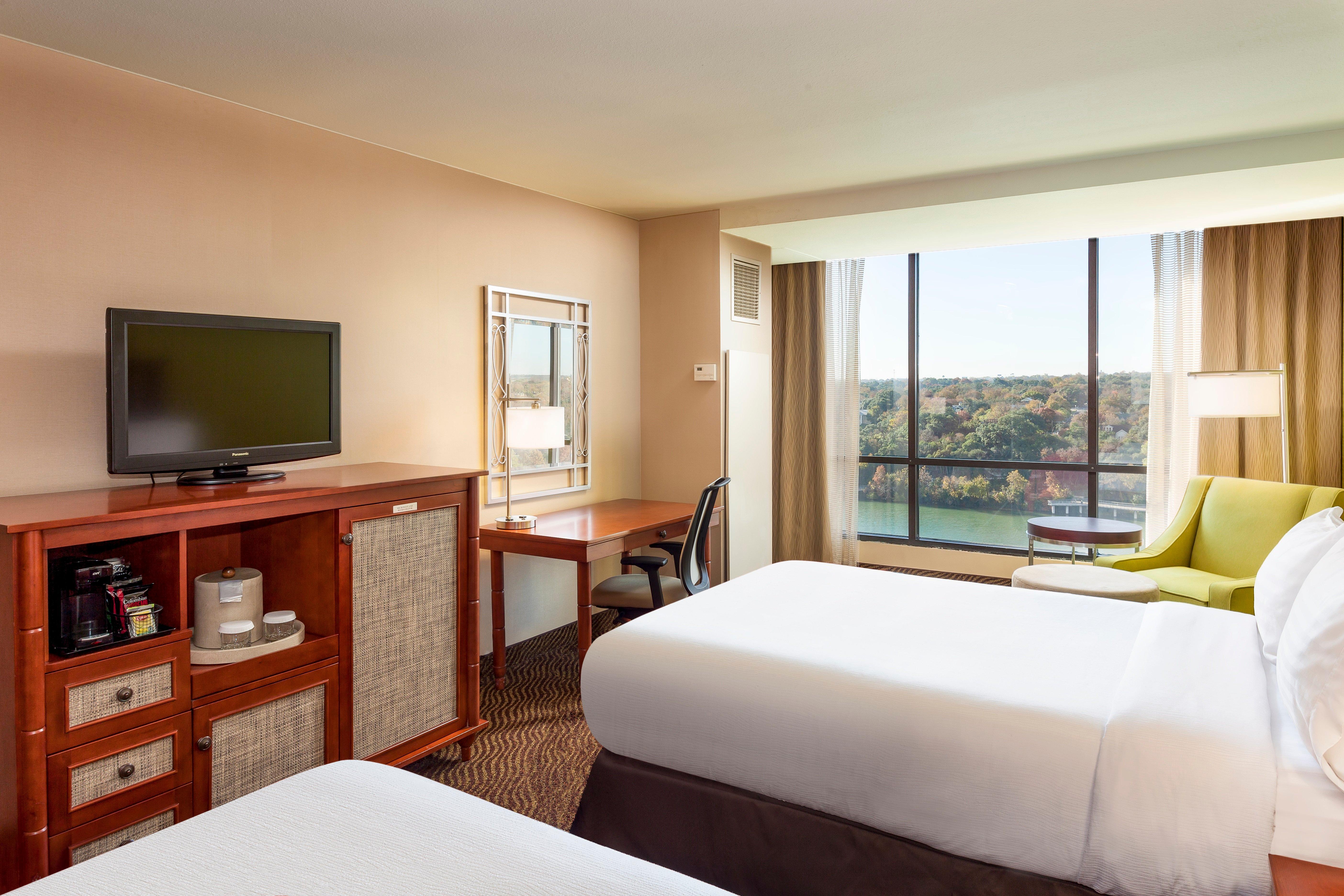 Holiday Inn Austin -Town Lake By Ihg Exterior photo