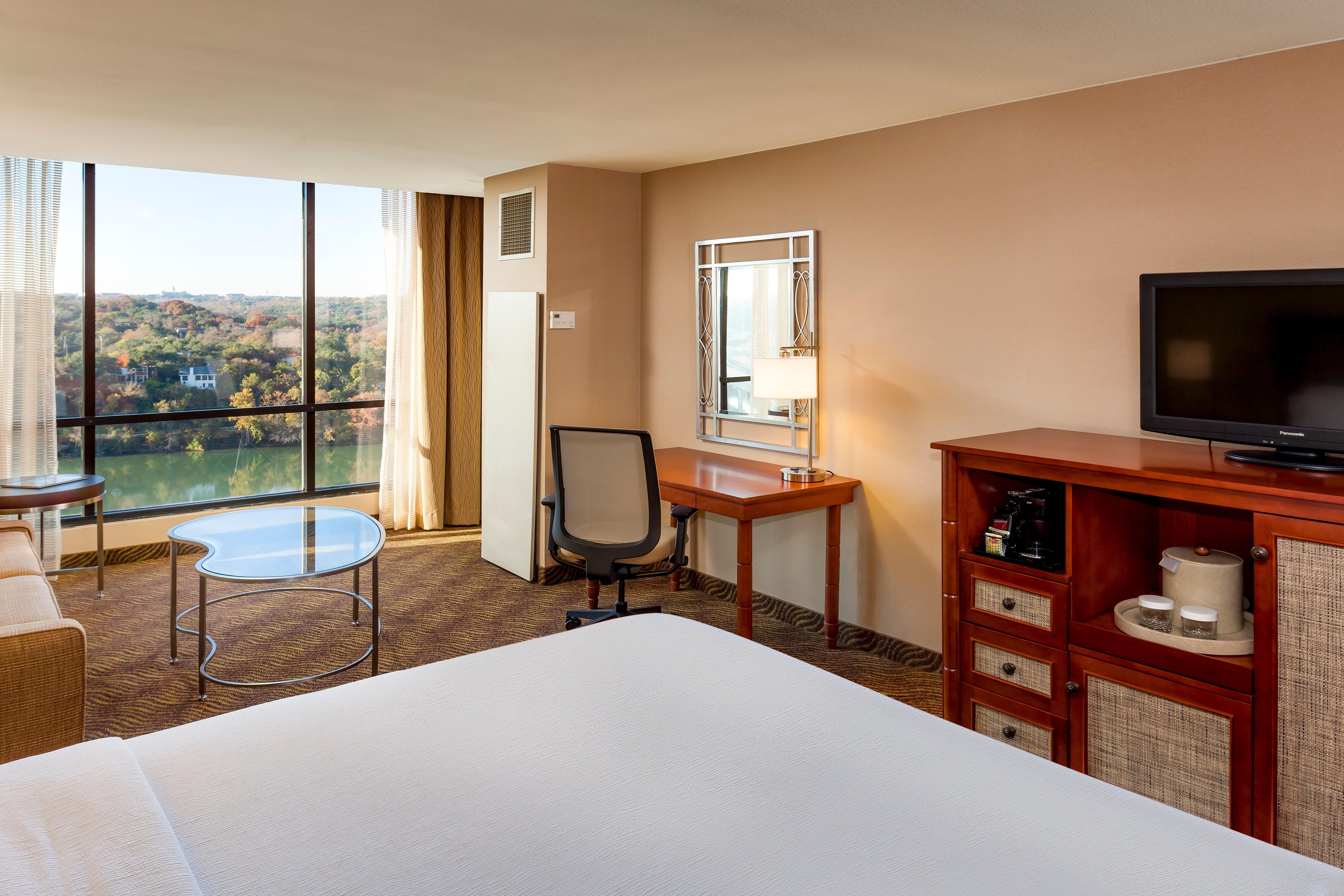 Holiday Inn Austin -Town Lake By Ihg Exterior photo