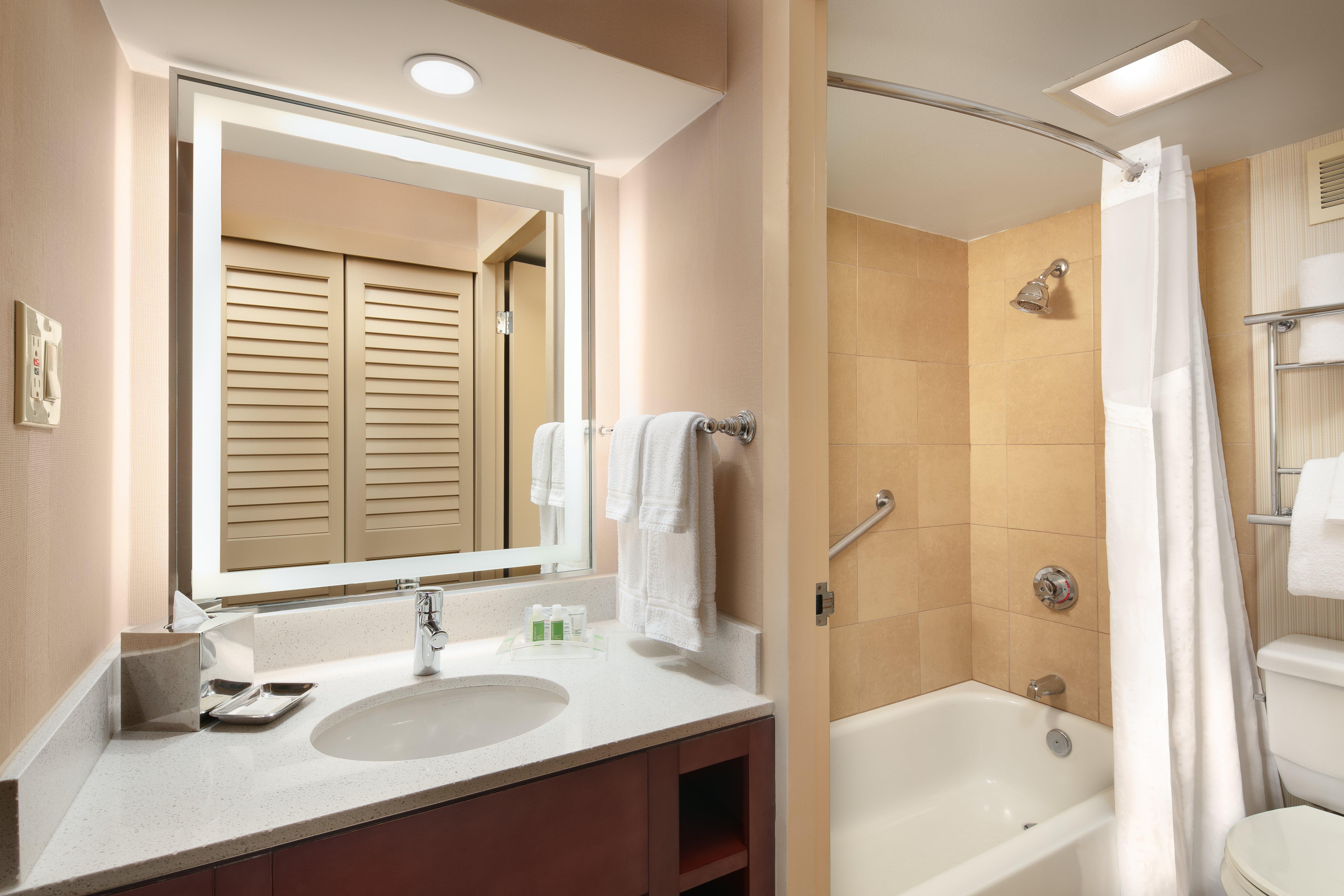 Holiday Inn Austin -Town Lake By Ihg Exterior photo