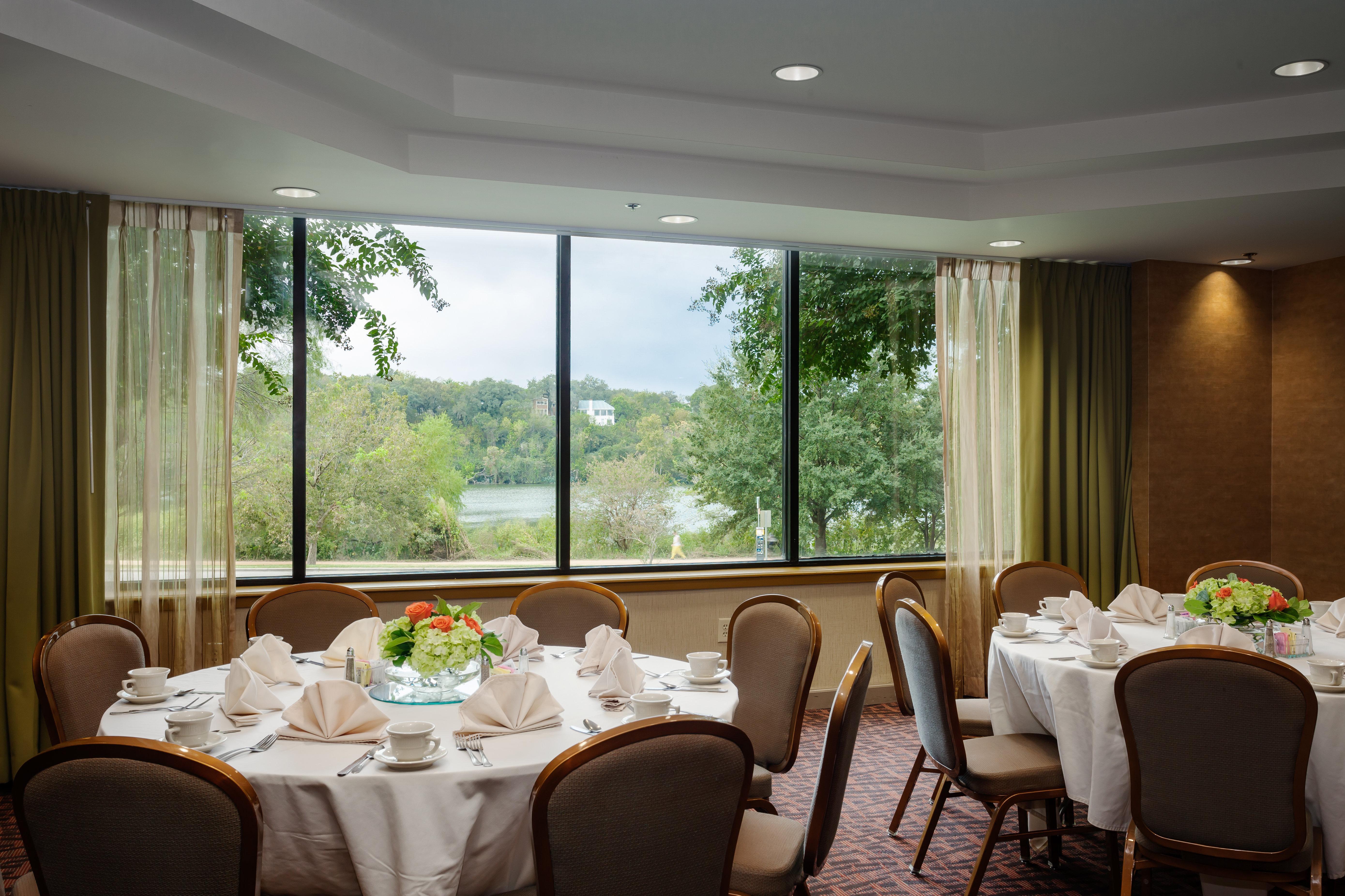 Holiday Inn Austin -Town Lake By Ihg Exterior photo