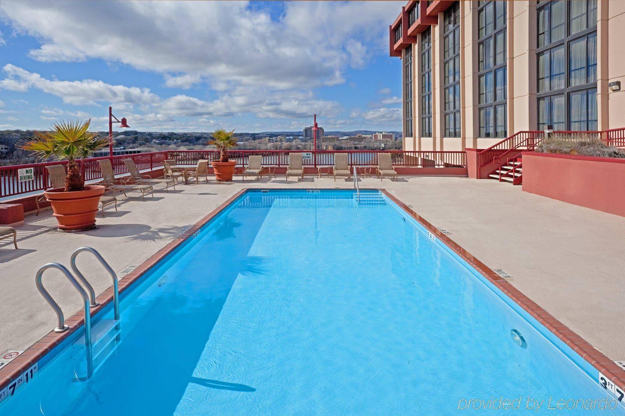 Holiday Inn Austin -Town Lake By Ihg Exterior photo